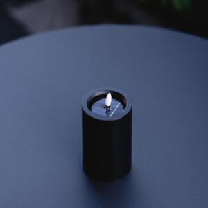 Alba solar Ø 7.5 X 12.5 cm. Sort (Sendes fra 26 maj)